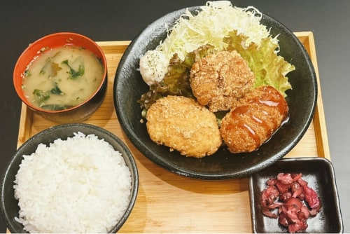 東京MIXフライ定食カニクリーム