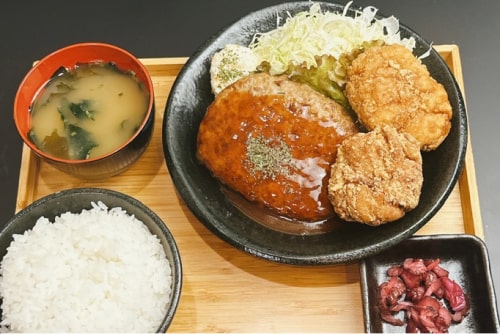 まんぷくハンバーグ定食