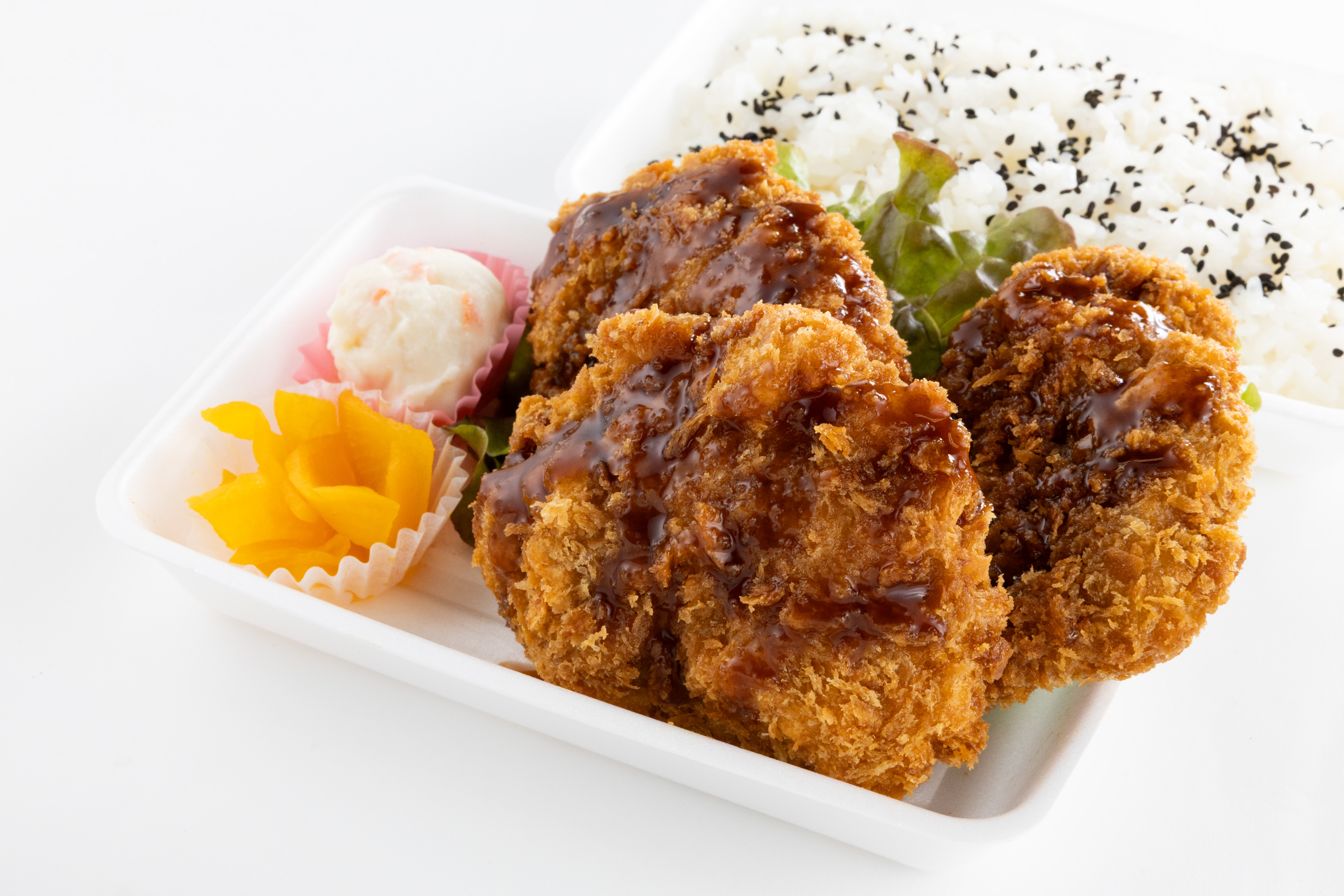 ジューシーチキンカツ弁当（モモ・ムネ）